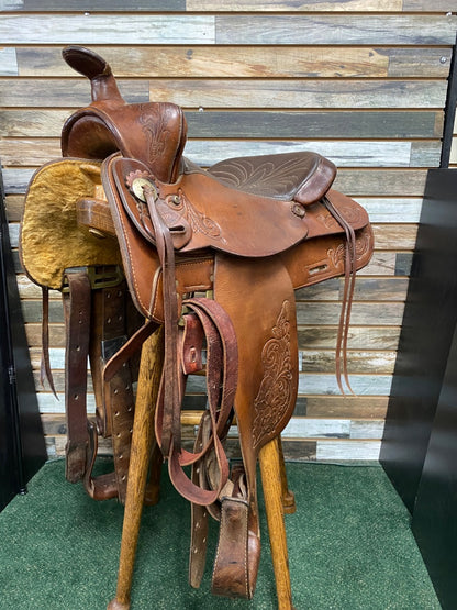 USED Cow Country by Circle Y Trail Saddle 15 1/2" Seat, 6 1/2" Gullet Medium Oil