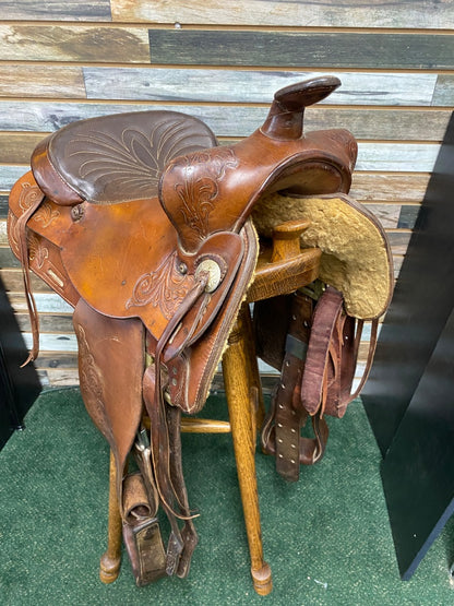 USED Cow Country by Circle Y Trail Saddle 15 1/2" Seat, 6 1/2" Gullet Medium Oil