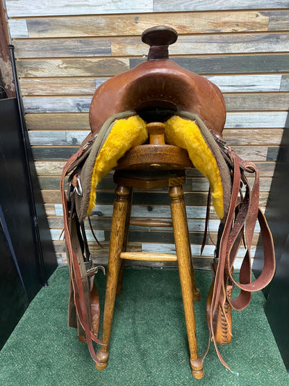 USED Wyoming Saddlery Trail Saddle 17 1/2" Seat, 7" Gullet Medium Oil