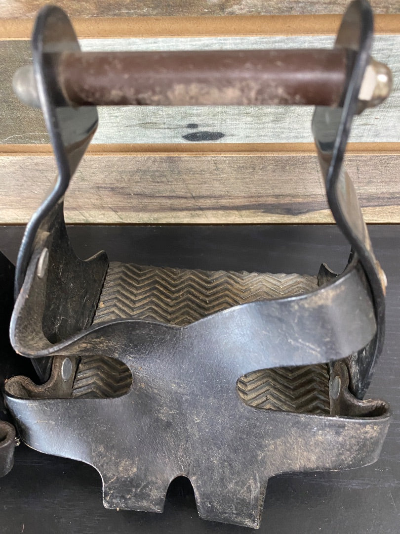USED  Trail Stirrups  Black