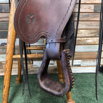 USED Circle Y Tennessee Gaited Flex 2 Tree 15” Dark Oil
