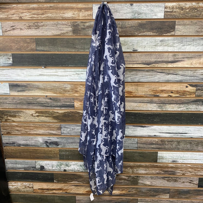 USED On Course Cotton Scringe Cooler 68” x 31” wide Blue With White Horses