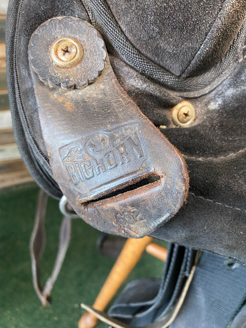 USED Big Horn Synthetic saddle 17" Black