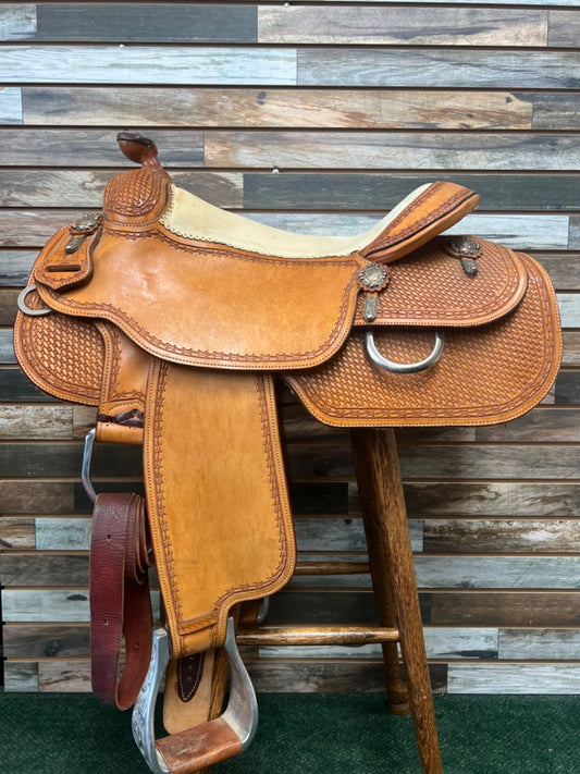 USED Silver Mesa Western Pleasure Saddle 16” Light Oil