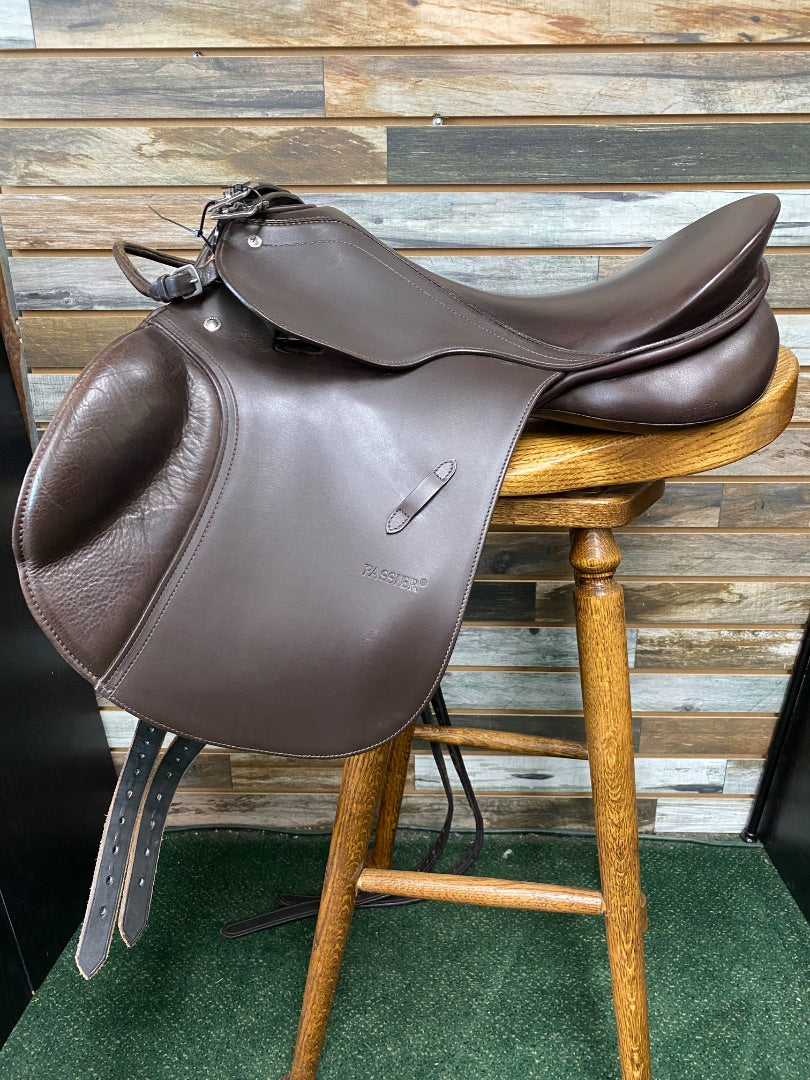 USED Passier Avior Jump Saddle with Stirrup Leathers 17" Havana
