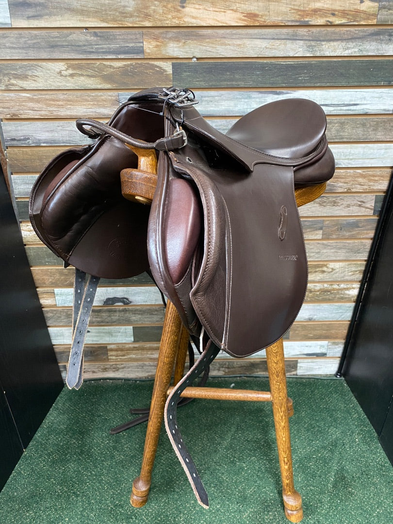 USED Passier Avior Jump Saddle with Stirrup Leathers 17" Havana