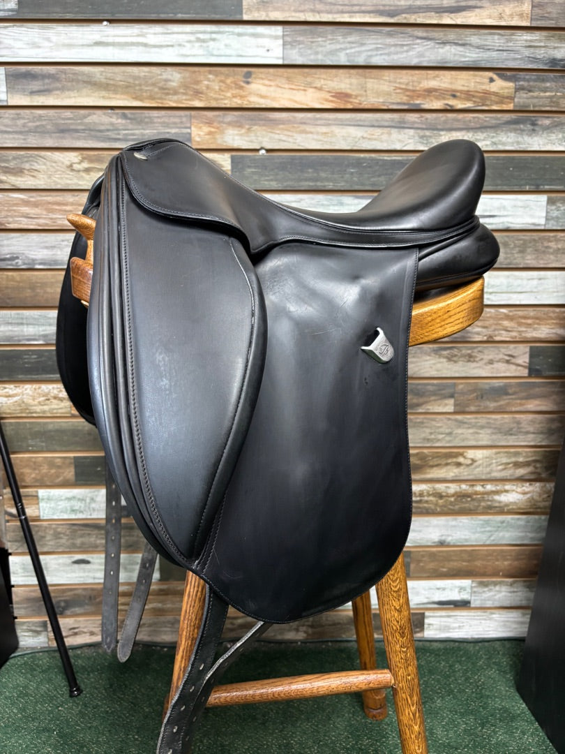 USED Bates Innova Monoflap Dressage Saddle 18" Black
