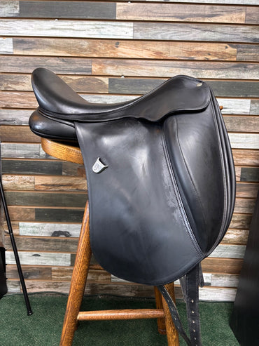 USED Bates Innova Monoflap Dressage Saddle 18" Black