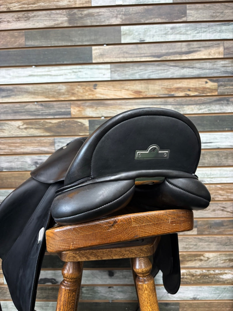 USED Bates Innova Monoflap Dressage Saddle 18" Black