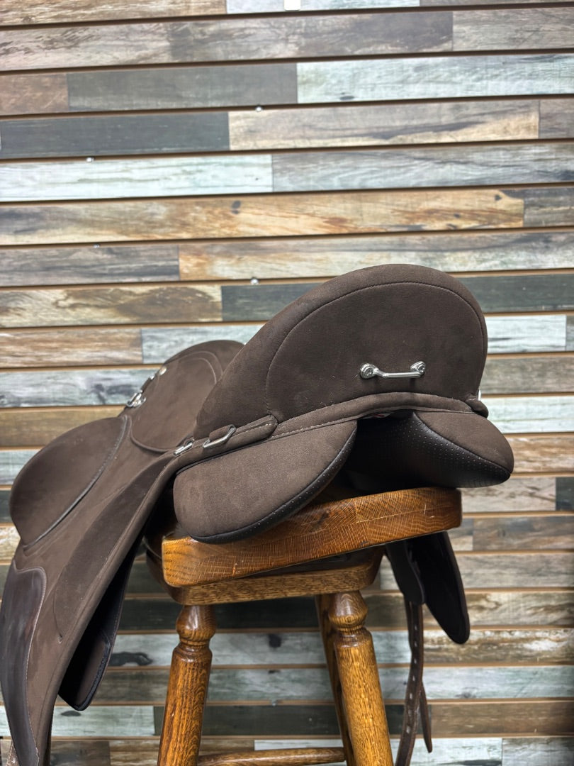 Wintec Pro Endurance with Hart 18" Brown
