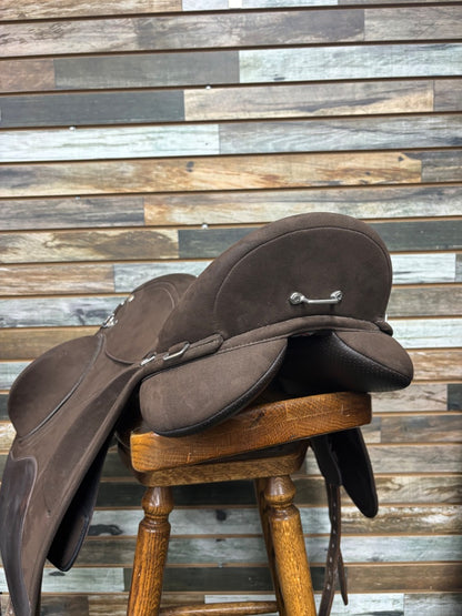 Wintec Pro Endurance with Hart 18" Brown