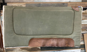 USED Weaver Western Saddle Pads 30 x 32 Green
