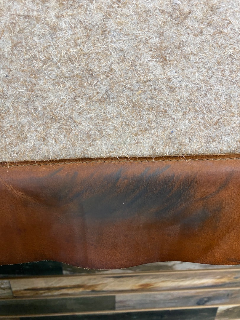 USED Weaver Contoured Wool Blend Felt Saddle Pad 1"