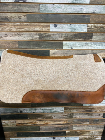 USED Weaver Contoured Wool Blend Felt Saddle Pad 1"