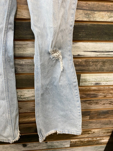 USED Wrangler Highrise Fierce Flare 8x32 Light Wash