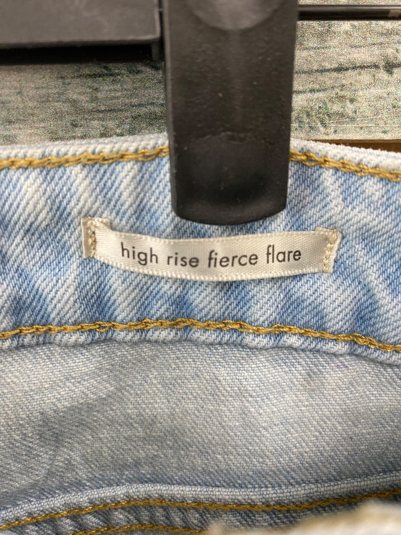 USED Wrangler Highrise Fierce Flare 8x32 Light Wash