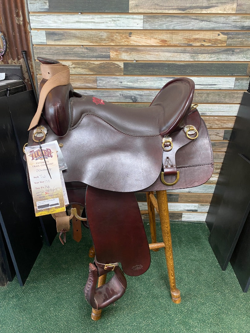 USED Tucker Ultimate Trail Comfort - High Plains 17.5" Dark Oil