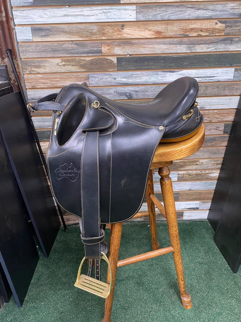 USED Down Under Saddle Supply Aulstralian Saddle 16 1/2" Black w/Brass Accents & Stiching