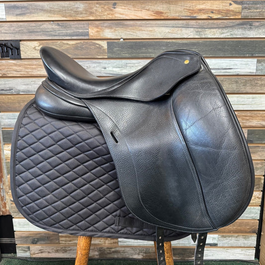 USED Schleese Saddlery Dressage Saddle 17.5 Black