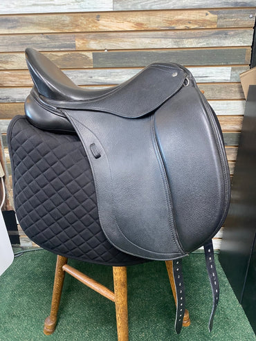 USED Schleese Infinity II Dressage Saddle 17.5" Black