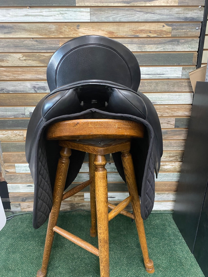 USED Schleese Infinity II Dressage Saddle 17.5" Black