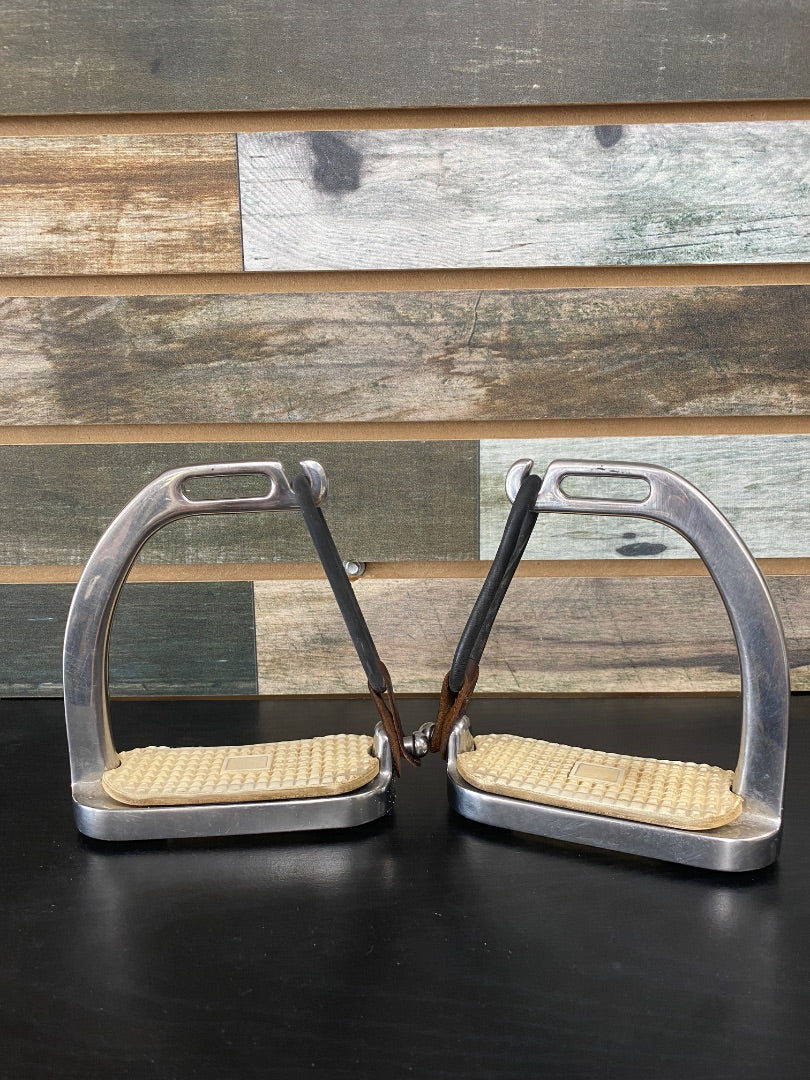 USED Golden Horseshoe Equestrian English Peacock Stirrups 4” Silver