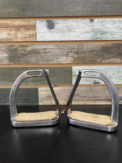 USED Golden Horseshoe Equestrian English Peacock Stirrups 4” Silver