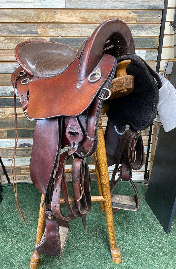 USED Tucker Endurance Trail 15.5” Dark OIl