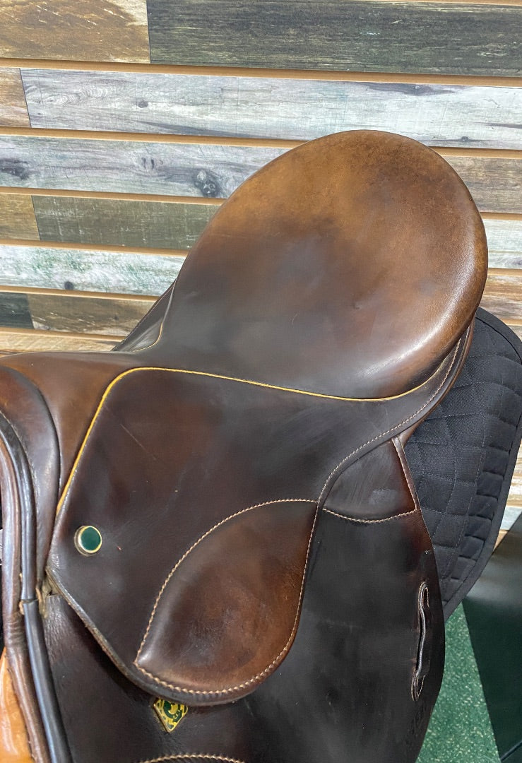 USED Stubben English AP Saddle 17.5" Brown