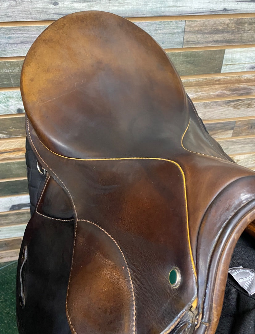 USED Stubben English AP Saddle 17.5" Brown