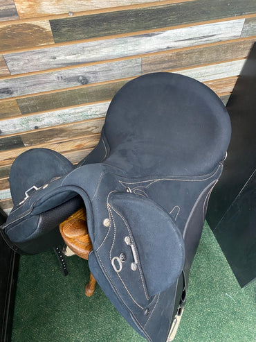 USED Wintec Australian Saddle 16" Black w/ Rosegold Stitching