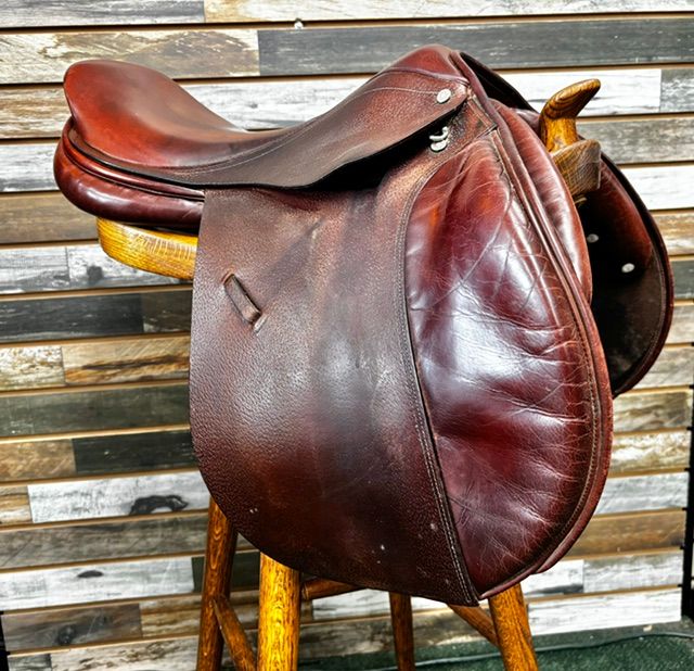 USED Barnsby Close Contact English Saddle 18” Medium Oil
