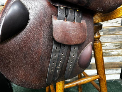 USED Barnsby Close Contact English Saddle 18” Medium Oil