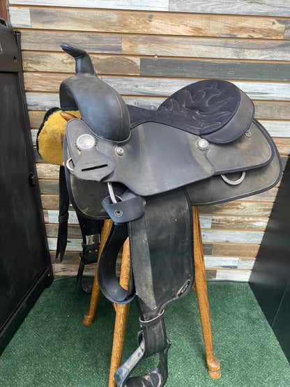 USED Wintec Synthetic Trail Saddle 15" Black
