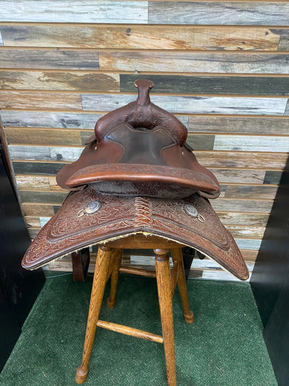 USED Silver Supreme Reiner Saddle 16" Dark Oil