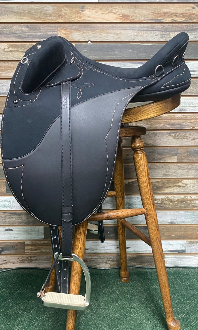 USED Wintec Australian Saddle 16" Black w/ Rosegold Stitching