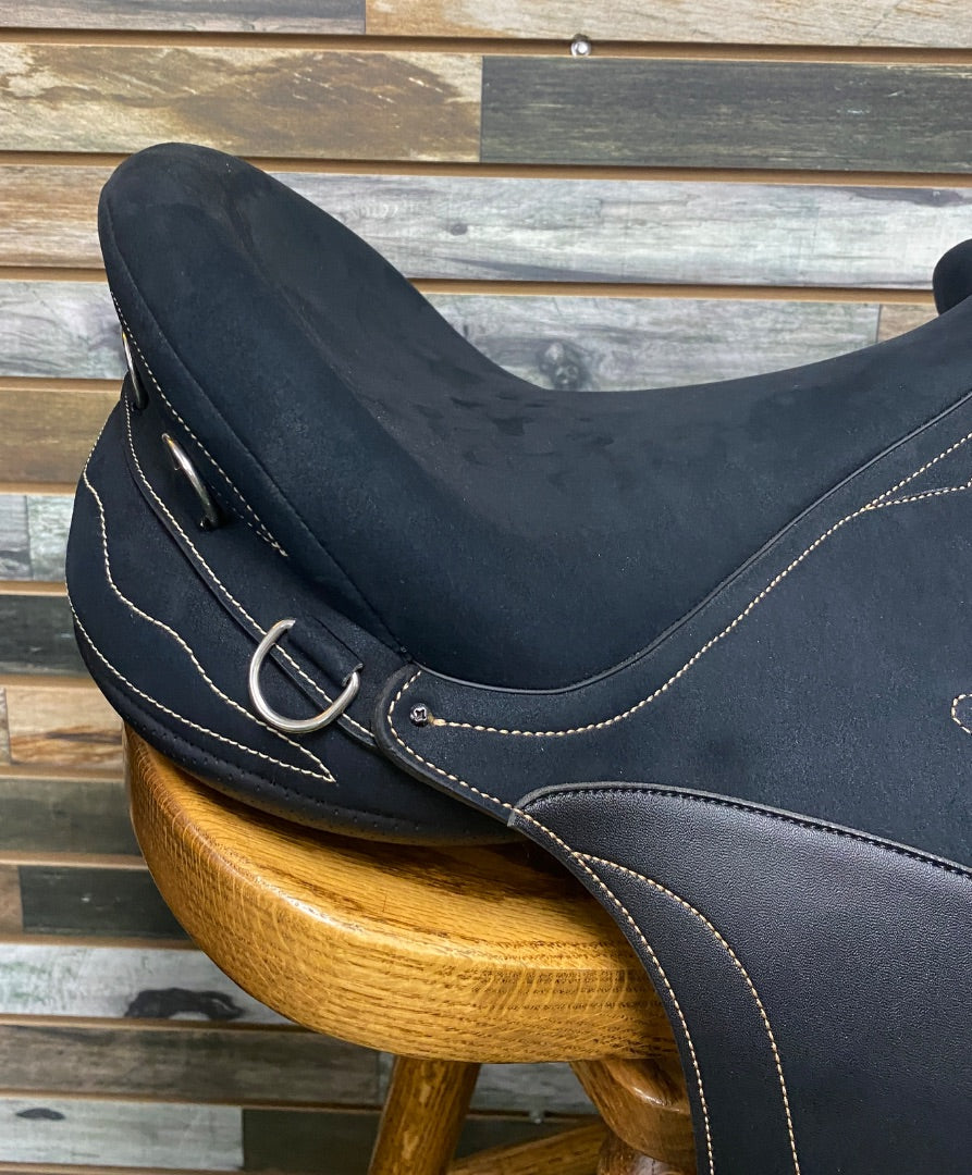 USED Wintec Australian Saddle 16" Black w/ Rosegold Stitching