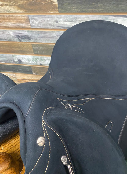 USED Wintec Australian Saddle 16" Black w/ Rosegold Stitching