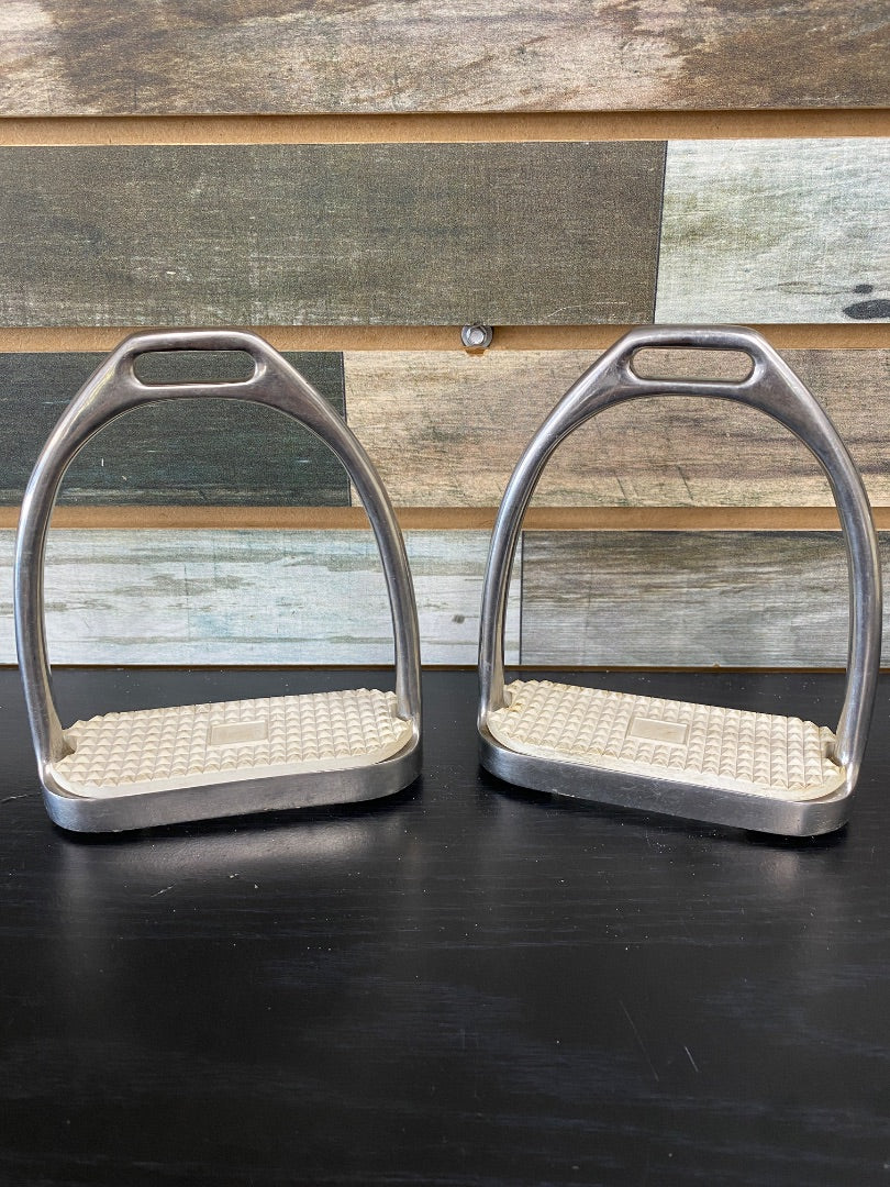 USED  English Stirrup Irons 5"