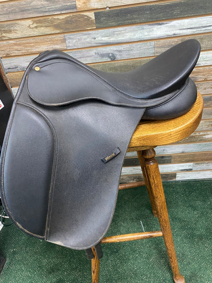 USED Wintec Syntheic Dressage Saddle 17 1/2" Black