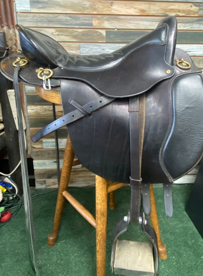 USED Tucker Equitation/Endurance Saddle 17.5" Black