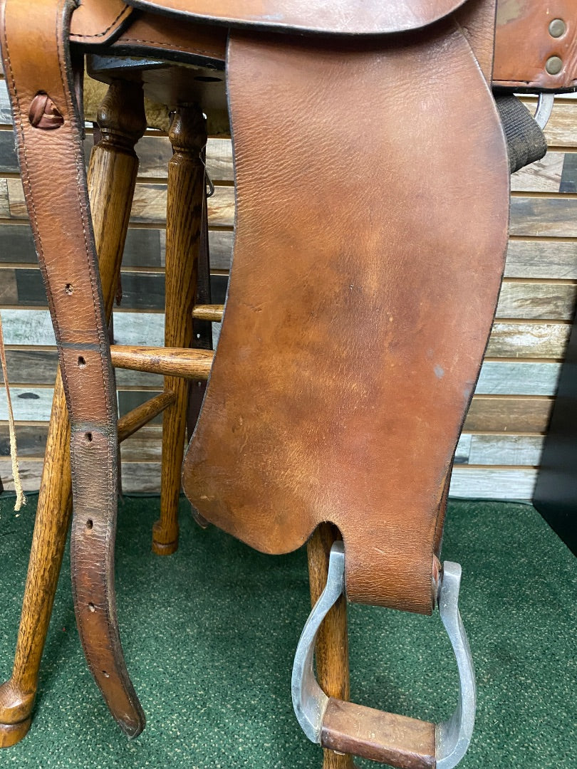 USED Sugar Creek Custom Saddlery Ranch/Pleasure Western Saddle 15.5” Medium Oil