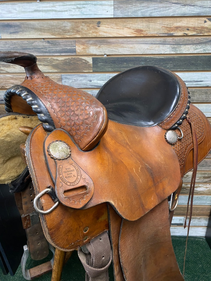 USED Sugar Creek Custom Saddlery Ranch/Pleasure Western Saddle 15.5” Medium Oil