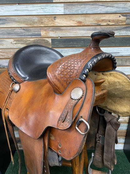 USED Sugar Creek Custom Saddlery Ranch/Pleasure Western Saddle 15.5” Medium Oil