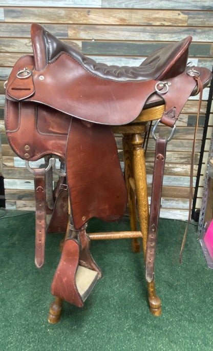 USED Tucker Endurance Saddle Medium Oil