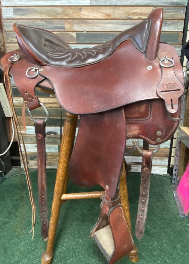 USED Tucker Endurance Saddle Medium Oil