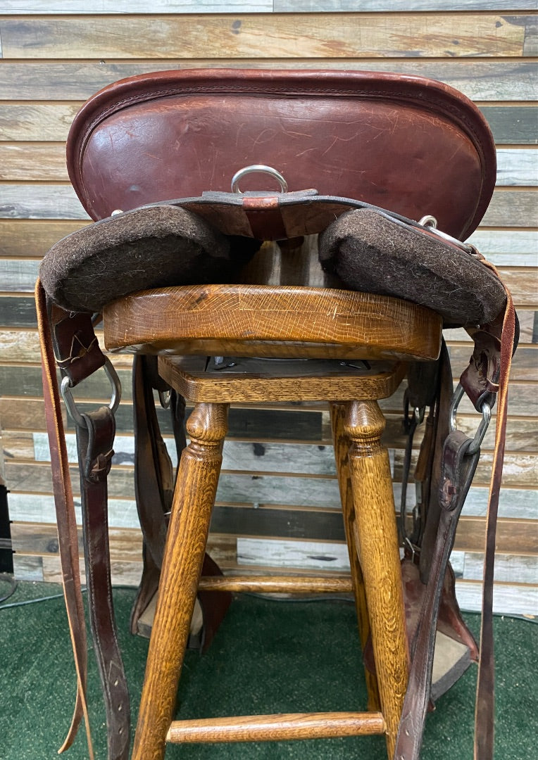 USED Tucker Endurance Saddle Medium Oil