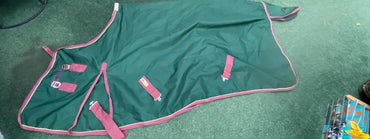 USED Judy's Tack Shop Turnout Blanket 72" Green/Maroon