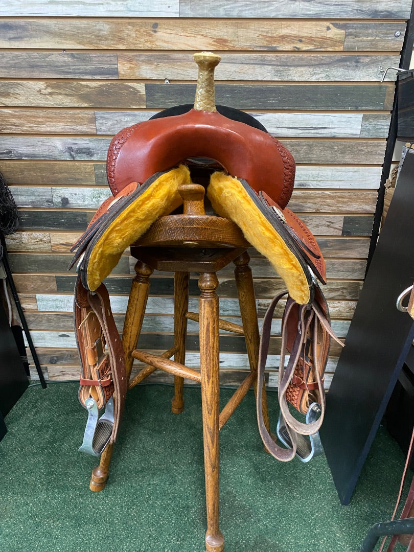 USED Dakota Saddlery Western Barrel Saddle 15” Medium OIl