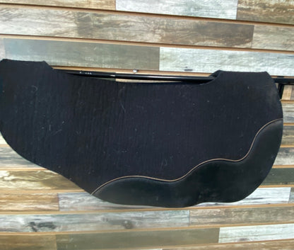 USED Crest Ridge Saddlery Spinal Relief Felt Pad Rounded Skirt Black